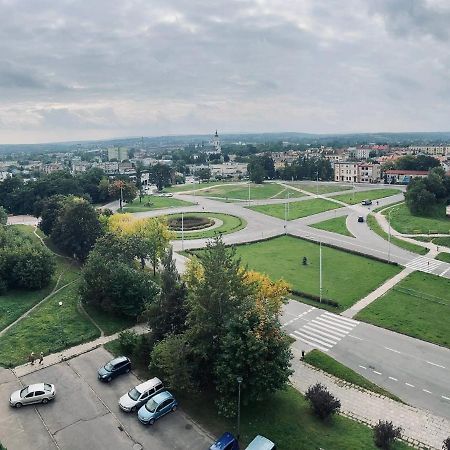 Mieszkanie W Centrum Miasta Ostrowiec Świętokrzyski Kültér fotó
