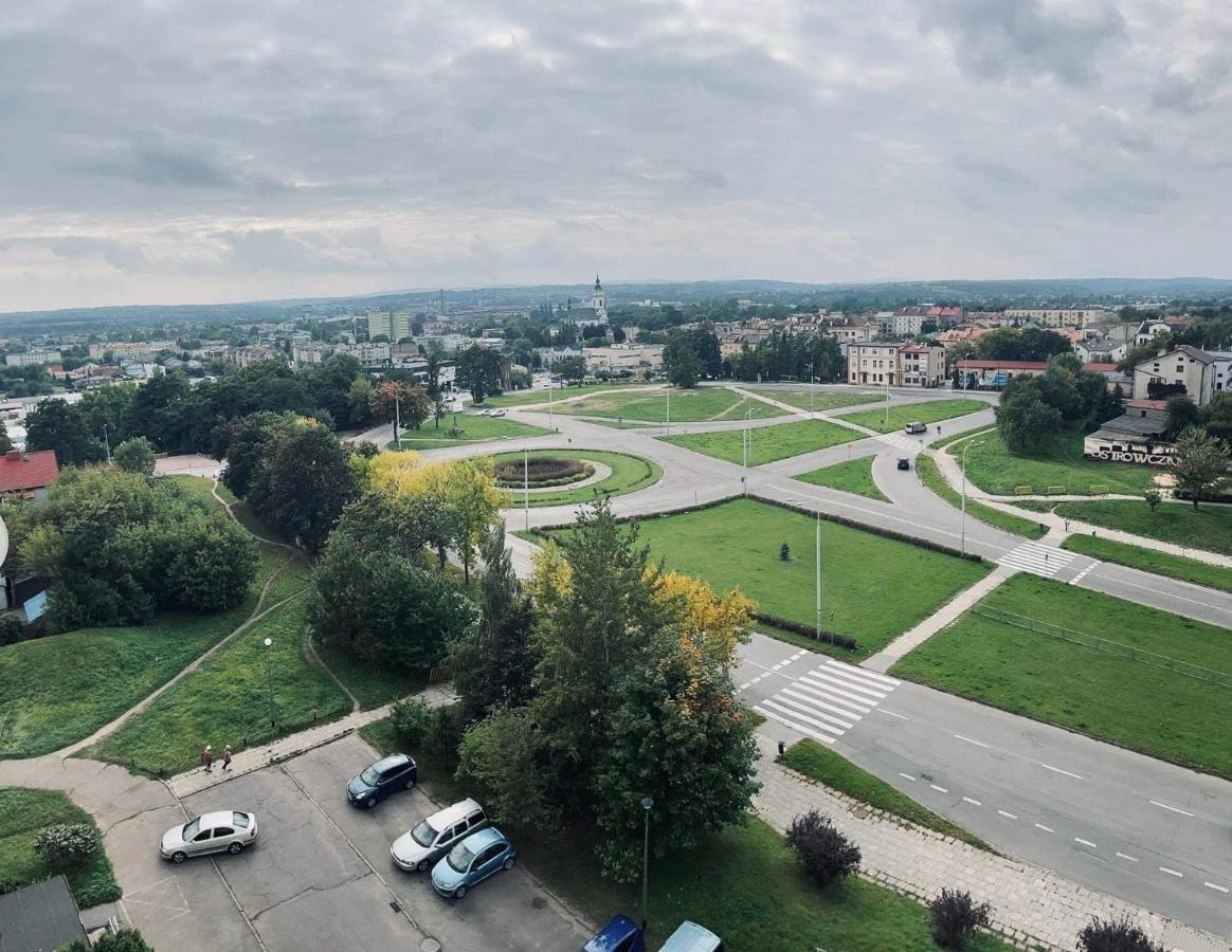 Mieszkanie W Centrum Miasta Ostrowiec Świętokrzyski Kültér fotó